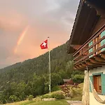 Chalet L'aiglon Valais - Vue, Confort, Jacuzzi Grône
